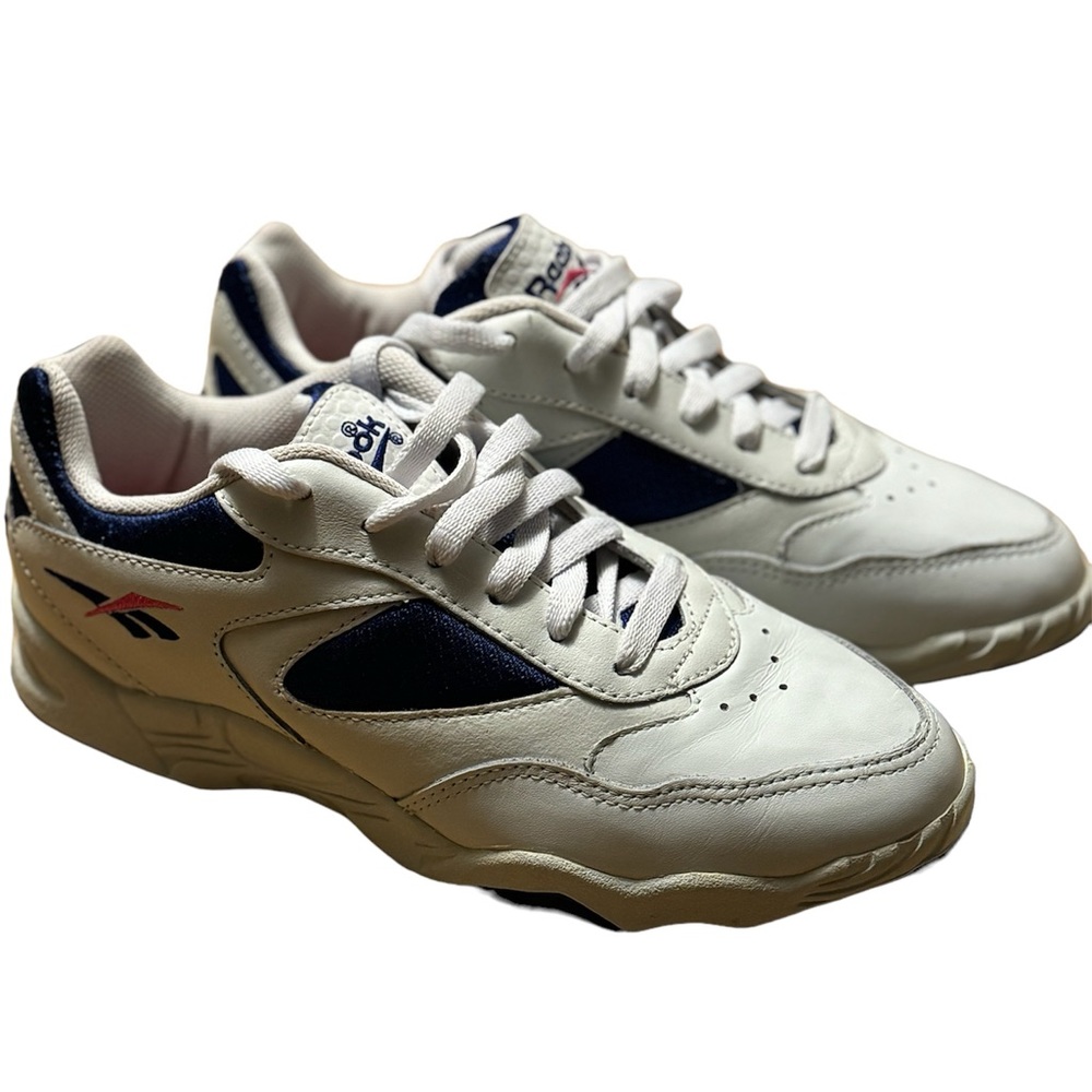 Rare Vintage 90’s BNWOT Women’s Reebok White Sneakers